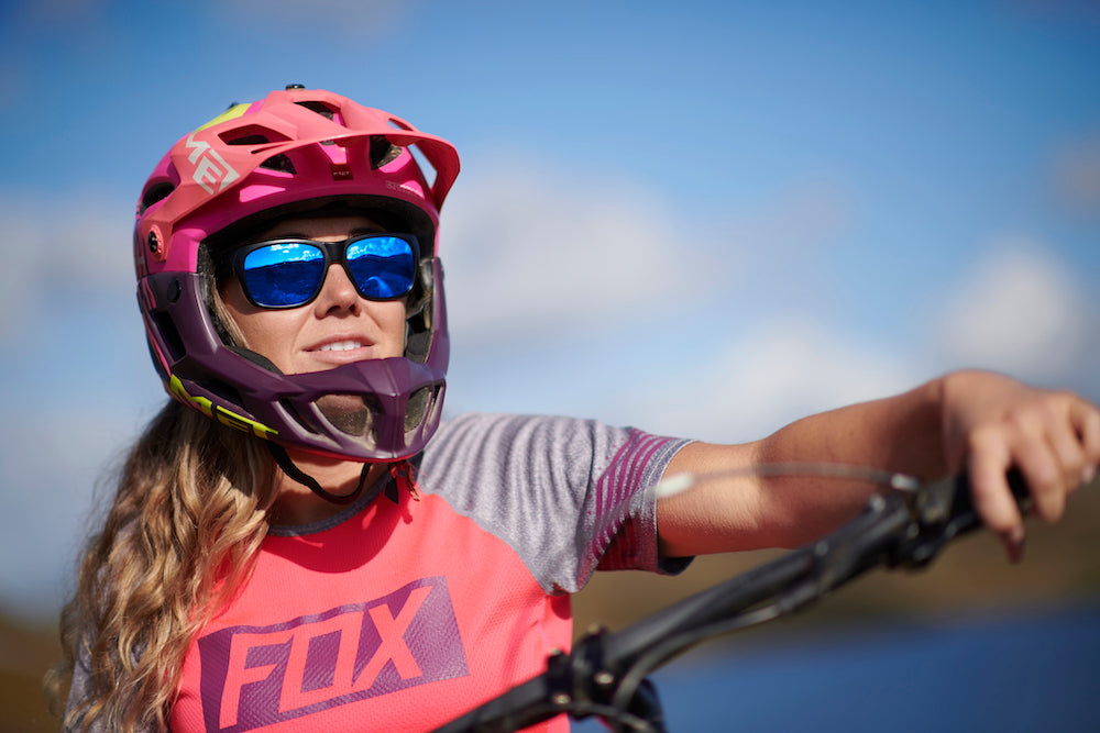 cab9-eyewear-the-edge-red-girl-mtb-rider