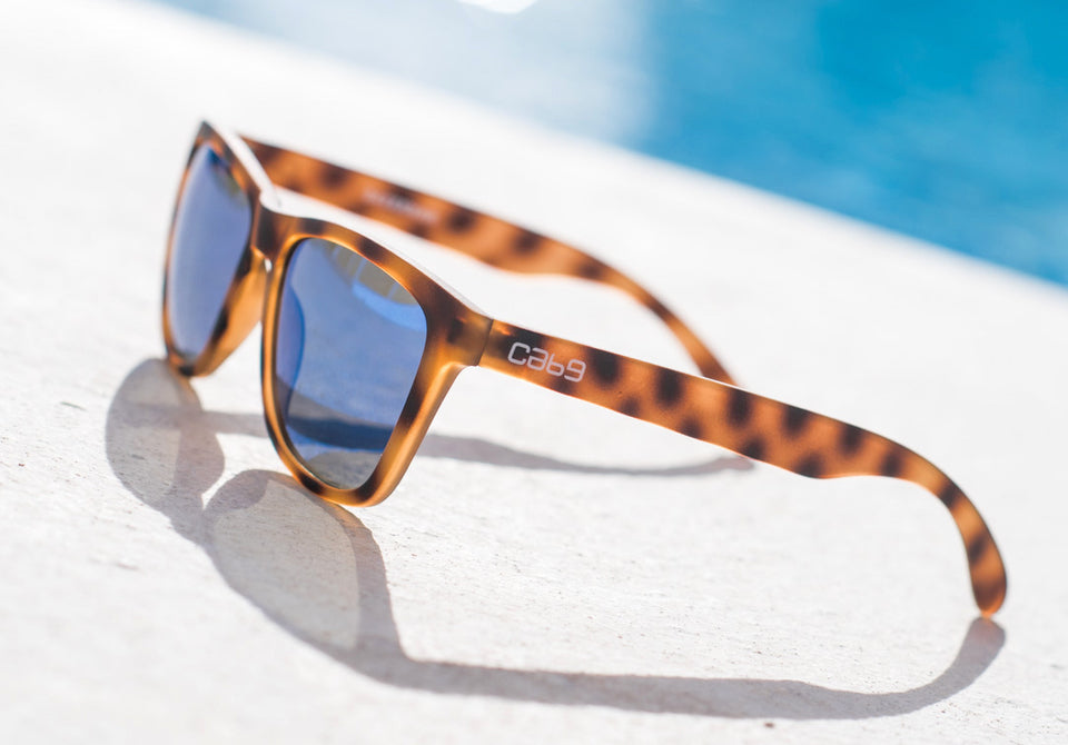 cab9_eyewear_savannah_blue_revo_poolside